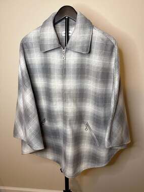 Le Moda Gray White Plaid Zip Up Fleece Jacket Cape